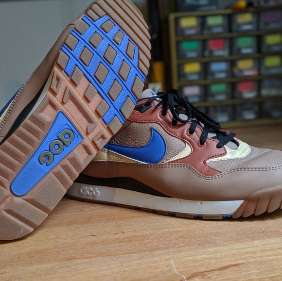 nike air wildwood acg desert dust